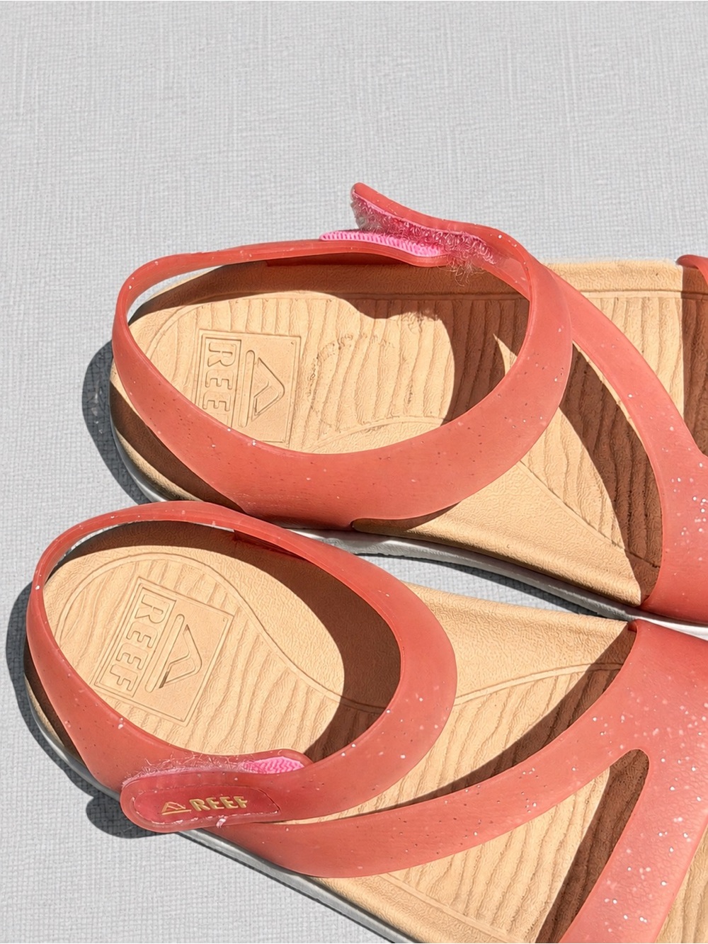 REEF Kids Water Sandals – Coral Pink with White Speckles – Size 8 - Picture 5 of 6